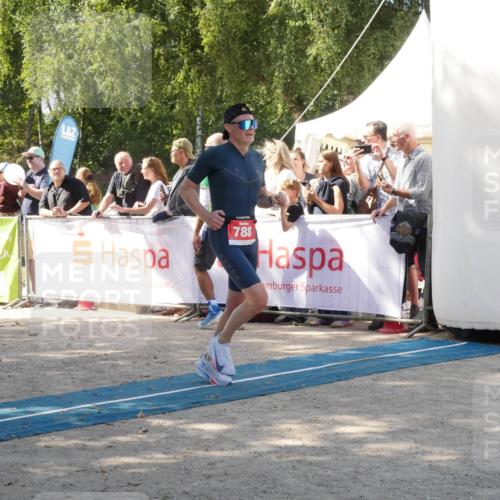 07.09.2025 - 19. Norderstedt Triathlon Zöllner http://msf.ph/oto/8786721 07.09.2025 13:08:00 Ziel 709, 788 meine-sportfotos.de