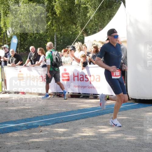 07.09.2025 - 19. Norderstedt Triathlon Zöllner http://msf.ph/oto/8786723 07.09.2025 13:08:00 Ziel 709, 788 meine-sportfotos.de