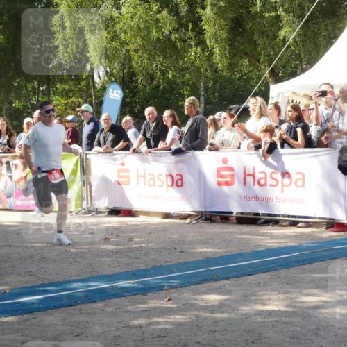 07.09.2025 - 19. Norderstedt Triathlon Zöllner http://msf.ph/oto/8786730 07.09.2025 13:08:02 Ziel 709, 788 meine-sportfotos.de