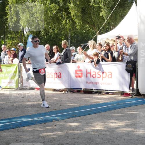 07.09.2025 - 19. Norderstedt Triathlon Zöllner http://msf.ph/oto/8786732 07.09.2025 13:08:03 Ziel 709, 788 meine-sportfotos.de