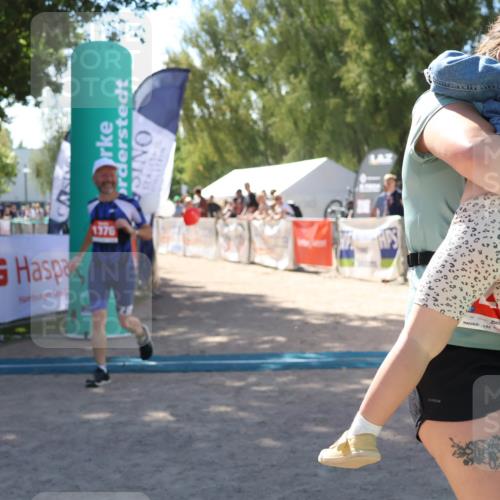 07.09.2025 - 19. Norderstedt Triathlon Zöllner http://msf.ph/oto/8786742 07.09.2025 13:27:41 Ziel 248, 1376 meine-sportfotos.de