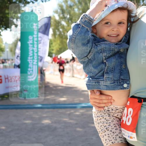 07.09.2025 - 19. Norderstedt Triathlon Zöllner http://msf.ph/oto/8786754 07.09.2025 13:27:44 Ziel 295, 1376 meine-sportfotos.de
