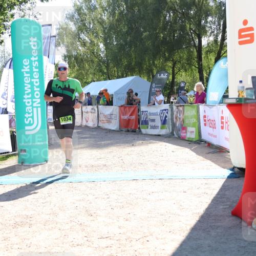 07.09.2025 - 19. Norderstedt Triathlon Zöllner http://msf.ph/oto/8786765 07.09.2025 15:44:09 Ziel 1034 meine-sportfotos.de