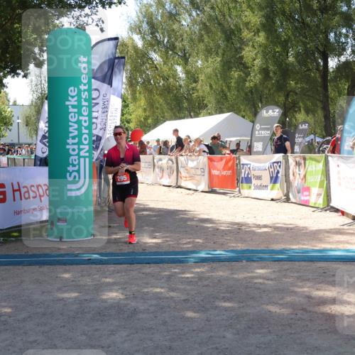 07.09.2025 - 19. Norderstedt Triathlon Zöllner http://msf.ph/oto/8786774 07.09.2025 13:27:47 Ziel 295, 1376 meine-sportfotos.de