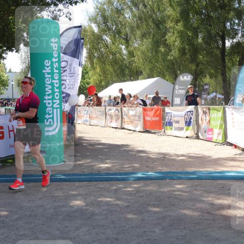 07.09.2025 - 19. Norderstedt Triathlon Zöllner http://msf.ph/oto/8786779 07.09.2025 13:27:47 Ziel 295, 1376 meine-sportfotos.de