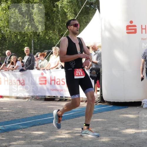 07.09.2025 - 19. Norderstedt Triathlon Zöllner http://msf.ph/oto/8786791 07.09.2025 13:08:44 Ziel 212 meine-sportfotos.de