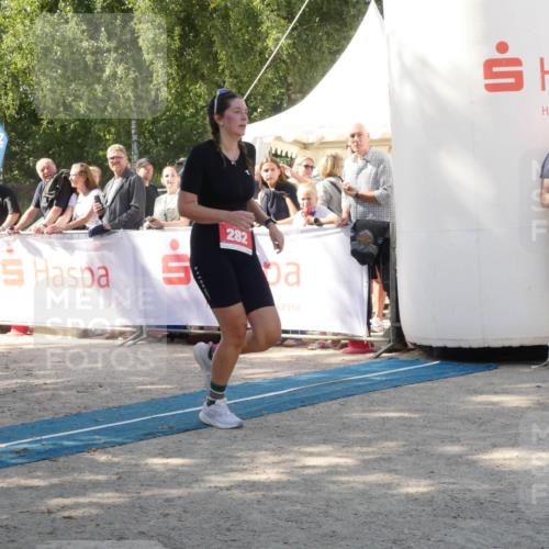07.09.2025 - 19. Norderstedt Triathlon Zöllner http://msf.ph/oto/8786811 07.09.2025 13:09:02 Ziel 282 meine-sportfotos.de