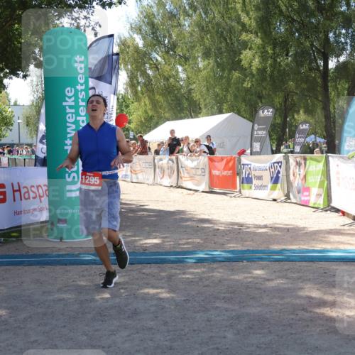 07.09.2025 - 19. Norderstedt Triathlon Zöllner http://msf.ph/oto/8786860 07.09.2025 13:28:27 Ziel 262, 290, 1264, 1295 meine-sportfotos.de
