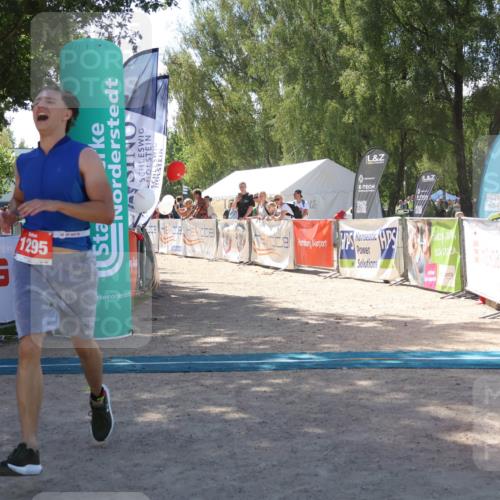07.09.2025 - 19. Norderstedt Triathlon Zöllner http://msf.ph/oto/8786864 07.09.2025 13:28:28 Ziel 262, 290, 1264, 1295 meine-sportfotos.de