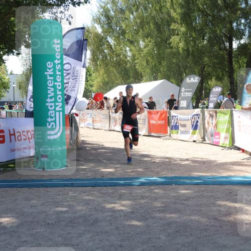 07.09.2025 - 19. Norderstedt Triathlon Zöllner http://msf.ph/oto/8786877 07.09.2025 13:28:41 Ziel 698 meine-sportfotos.de