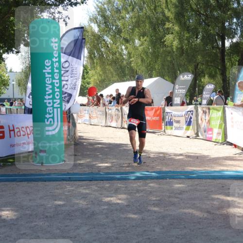 07.09.2025 - 19. Norderstedt Triathlon Zöllner http://msf.ph/oto/8786881 07.09.2025 13:28:41 Ziel 698 meine-sportfotos.de