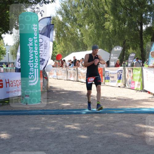 07.09.2025 - 19. Norderstedt Triathlon Zöllner http://msf.ph/oto/8786885 07.09.2025 13:28:41 Ziel 698 meine-sportfotos.de