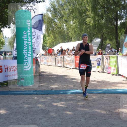 07.09.2025 - 19. Norderstedt Triathlon Zöllner http://msf.ph/oto/8786890 07.09.2025 13:28:42 Ziel 698 meine-sportfotos.de