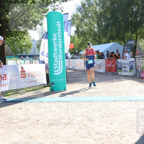 07.09.2025 - 19. Norderstedt Triathlon Zöllner http://msf.ph/oto/8786946 07.09.2025 15:47:08 Ziel 908, 1502 meine-sportfotos.de