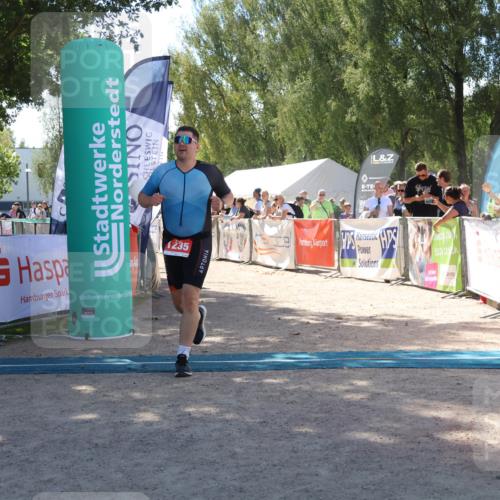 07.09.2025 - 19. Norderstedt Triathlon Zöllner http://msf.ph/oto/8786948 07.09.2025 13:29:23 Ziel 1235 meine-sportfotos.de