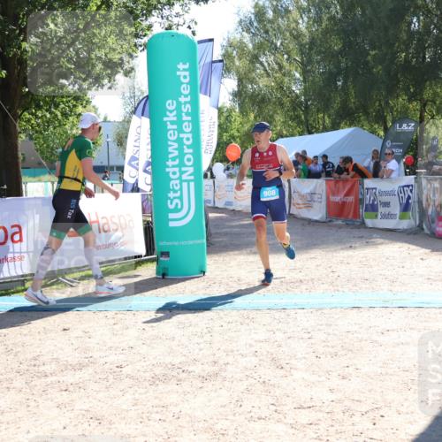 07.09.2025 - 19. Norderstedt Triathlon Zöllner http://msf.ph/oto/8786952 07.09.2025 15:47:09 Ziel 908, 1502 meine-sportfotos.de