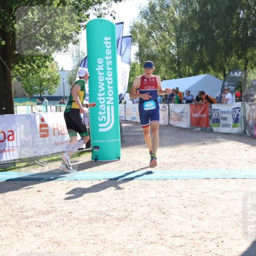 07.09.2025 - 19. Norderstedt Triathlon Zöllner http://msf.ph/oto/8786955 07.09.2025 15:47:09 Ziel 908, 1502 meine-sportfotos.de