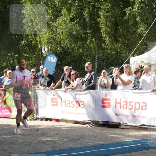 07.09.2025 - 19. Norderstedt Triathlon Zöllner http://msf.ph/oto/8786970 07.09.2025 13:13:08 Ziel 156, 1322 meine-sportfotos.de