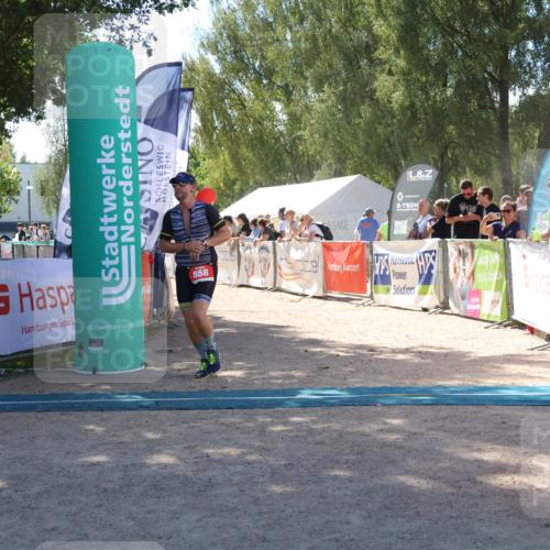07.09.2025 - 19. Norderstedt Triathlon Zöllner http://msf.ph/oto/8786971 07.09.2025 13:29:28 Ziel 858, 1235 meine-sportfotos.de