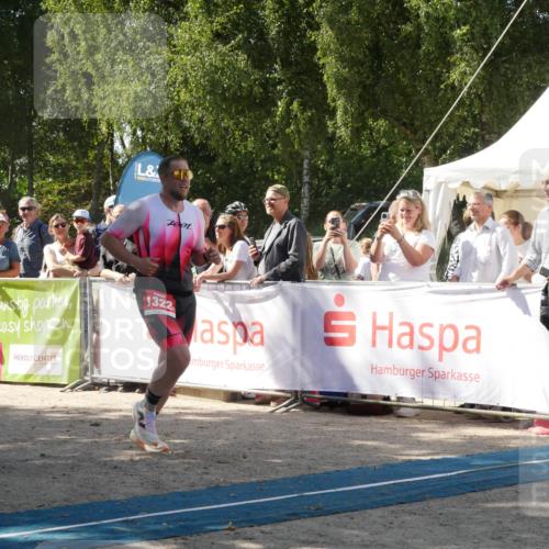 07.09.2025 - 19. Norderstedt Triathlon Zöllner http://msf.ph/oto/8786975 07.09.2025 13:13:08 Ziel 156, 1322 meine-sportfotos.de