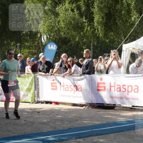 07.09.2025 - 19. Norderstedt Triathlon Zöllner http://msf.ph/oto/8786985 07.09.2025 13:13:12 Ziel 156, 1322 meine-sportfotos.de