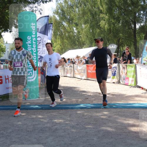 07.09.2025 - 19. Norderstedt Triathlon Zöllner http://msf.ph/oto/8786991 07.09.2025 13:29:42 Ziel 265, 266, 345 meine-sportfotos.de