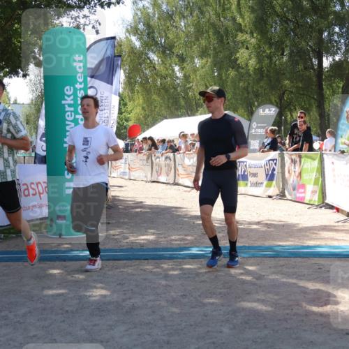 07.09.2025 - 19. Norderstedt Triathlon Zöllner http://msf.ph/oto/8786993 07.09.2025 13:29:42 Ziel 265, 266, 345 meine-sportfotos.de