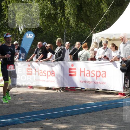 07.09.2025 - 19. Norderstedt Triathlon Zöllner http://msf.ph/oto/8786998 07.09.2025 13:13:26 Ziel 250 meine-sportfotos.de