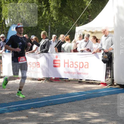 07.09.2025 - 19. Norderstedt Triathlon Zöllner http://msf.ph/oto/8787001 07.09.2025 13:13:26 Ziel 250 meine-sportfotos.de
