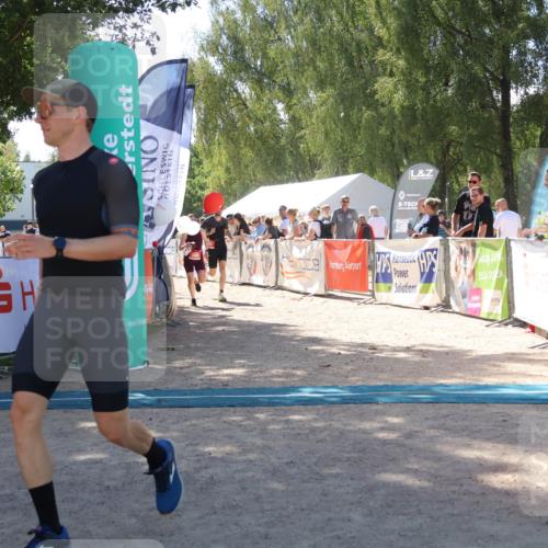 07.09.2025 - 19. Norderstedt Triathlon Zöllner http://msf.ph/oto/8787003 07.09.2025 13:29:43 Ziel 265, 266, 345 meine-sportfotos.de