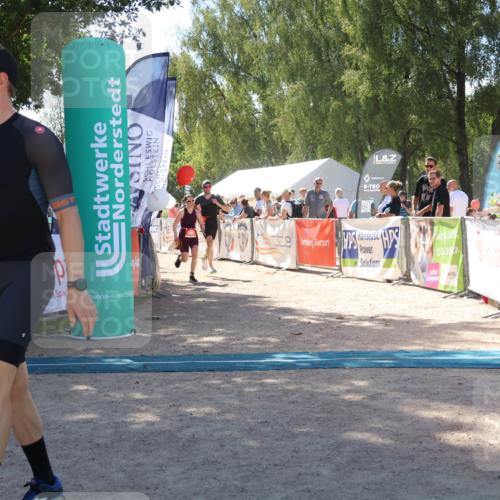 07.09.2025 - 19. Norderstedt Triathlon Zöllner http://msf.ph/oto/8787005 07.09.2025 13:29:44 Ziel 265, 266, 345 meine-sportfotos.de