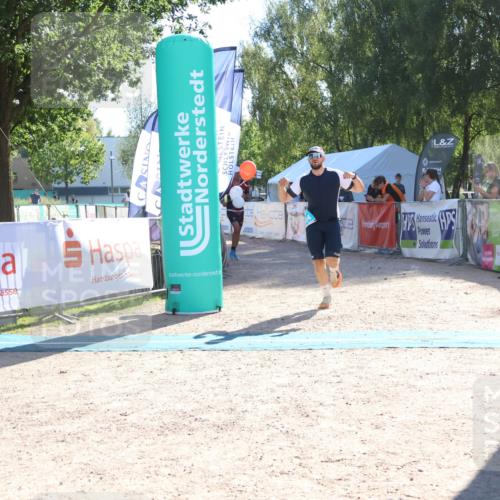 07.09.2025 - 19. Norderstedt Triathlon Zöllner http://msf.ph/oto/8787041 07.09.2025 15:47:57 Ziel 364, 960 meine-sportfotos.de