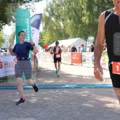07.09.2025 - 19. Norderstedt Triathlon Zöllner http://msf.ph/oto/8787042 07.09.2025 13:30:03 Ziel 159, 1345, 1391 meine-sportfotos.de