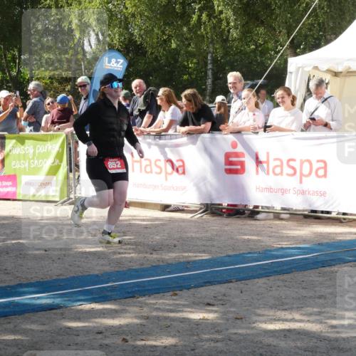 07.09.2025 - 19. Norderstedt Triathlon Zöllner http://msf.ph/oto/8787078 07.09.2025 13:15:08 Ziel 852 meine-sportfotos.de