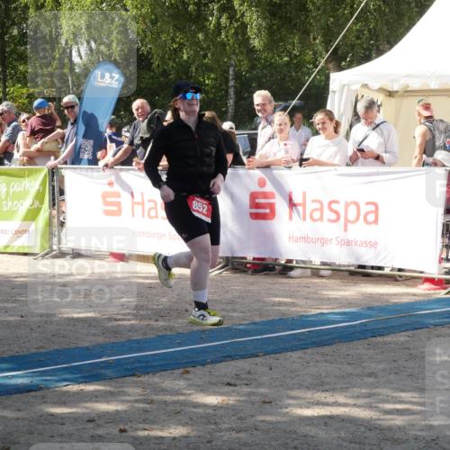 07.09.2025 - 19. Norderstedt Triathlon Zöllner http://msf.ph/oto/8787081 07.09.2025 13:15:09 Ziel 852 meine-sportfotos.de