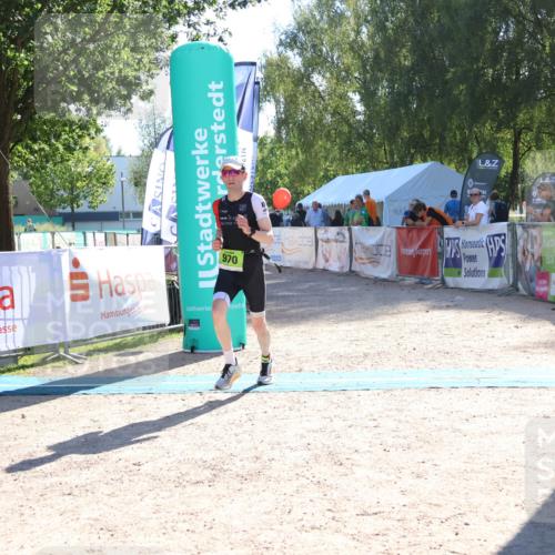 07.09.2025 - 19. Norderstedt Triathlon Zöllner http://msf.ph/oto/8787088 07.09.2025 15:48:49 Ziel 970 meine-sportfotos.de