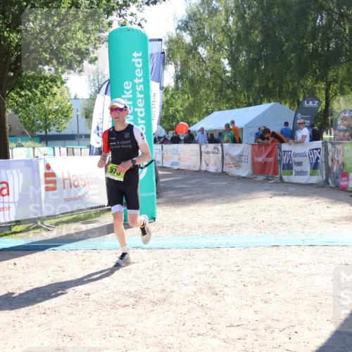07.09.2025 - 19. Norderstedt Triathlon Zöllner http://msf.ph/oto/8787092 07.09.2025 15:48:50 Ziel 970 meine-sportfotos.de