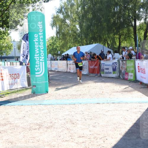 07.09.2025 - 19. Norderstedt Triathlon Zöllner http://msf.ph/oto/8787136 07.09.2025 15:49:28 Ziel 1012 meine-sportfotos.de