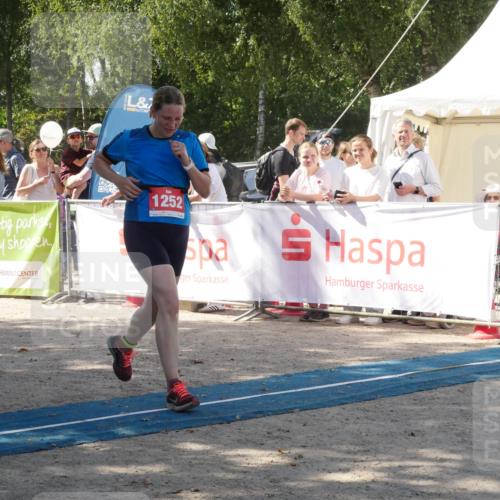07.09.2025 - 19. Norderstedt Triathlon Zöllner http://msf.ph/oto/8787152 07.09.2025 13:16:14 Ziel 1252 meine-sportfotos.de