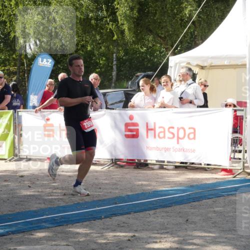 07.09.2025 - 19. Norderstedt Triathlon Zöllner http://msf.ph/oto/8787157 07.09.2025 13:16:38 Ziel 739 meine-sportfotos.de