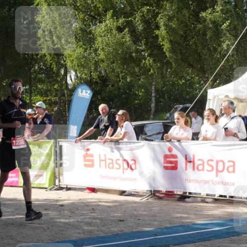 07.09.2025 - 19. Norderstedt Triathlon Zöllner http://msf.ph/oto/8787161 07.09.2025 13:16:58 Ziel 1238 meine-sportfotos.de
