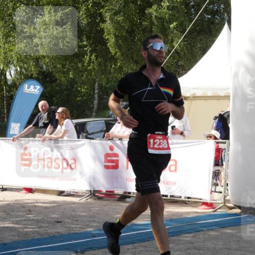 07.09.2025 - 19. Norderstedt Triathlon Zöllner http://msf.ph/oto/8787171 07.09.2025 13:16:59 Ziel 1238 meine-sportfotos.de