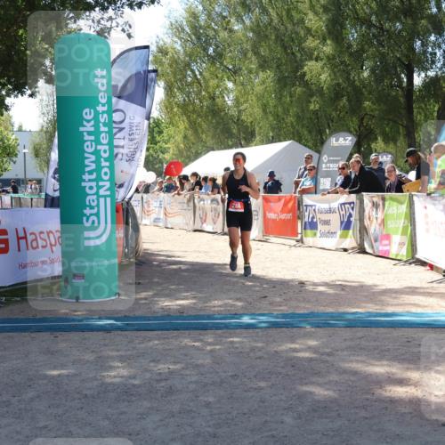 07.09.2025 - 19. Norderstedt Triathlon Zöllner http://msf.ph/oto/8787200 07.09.2025 13:31:34 Ziel 224 meine-sportfotos.de