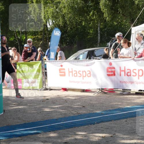 07.09.2025 - 19. Norderstedt Triathlon Zöllner http://msf.ph/oto/8787220 07.09.2025 13:19:02 Ziel 712, 814 meine-sportfotos.de