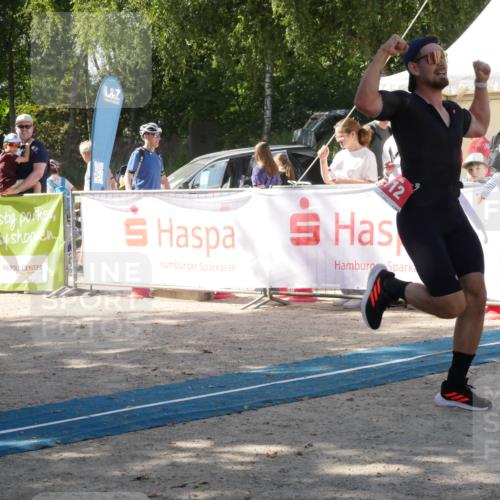 07.09.2025 - 19. Norderstedt Triathlon Zöllner http://msf.ph/oto/8787226 07.09.2025 13:19:03 Ziel 712, 814 meine-sportfotos.de