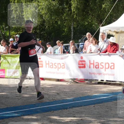 07.09.2025 - 19. Norderstedt Triathlon Zöllner http://msf.ph/oto/8787246 07.09.2025 13:19:31 Ziel 187, 283, 757 meine-sportfotos.de