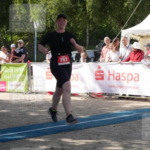07.09.2025 - 19. Norderstedt Triathlon Zöllner http://msf.ph/oto/8787250 07.09.2025 13:19:31 Ziel 187, 283, 757 meine-sportfotos.de