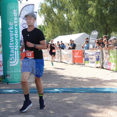 07.09.2025 - 19. Norderstedt Triathlon Zöllner http://msf.ph/oto/8787298 07.09.2025 13:33:34 Ziel 157, 307, 752 meine-sportfotos.de