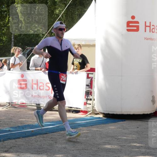 07.09.2025 - 19. Norderstedt Triathlon Zöllner http://msf.ph/oto/8787333 07.09.2025 13:20:58 Ziel 754 meine-sportfotos.de