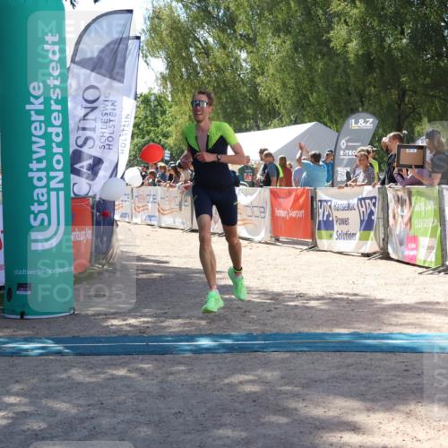 07.09.2025 - 19. Norderstedt Triathlon Zöllner http://msf.ph/oto/8787386 07.09.2025 13:34:06 Ziel 275, 707 meine-sportfotos.de
